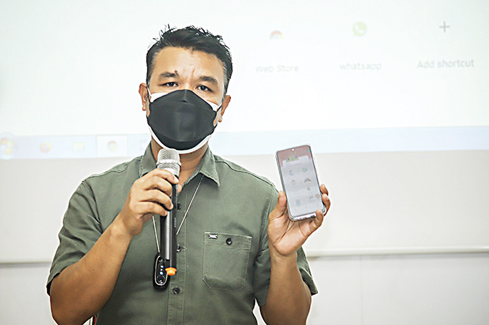Warga Surabaya Bisa Minta Bansos Lewat Aplikasi